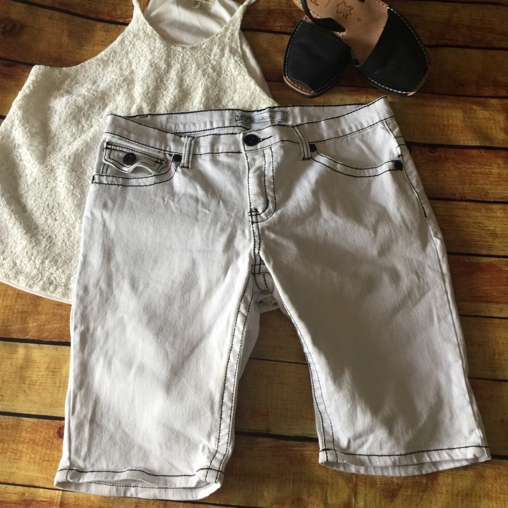 4 for $30 🤍U-51🖤 White Denim Shorts